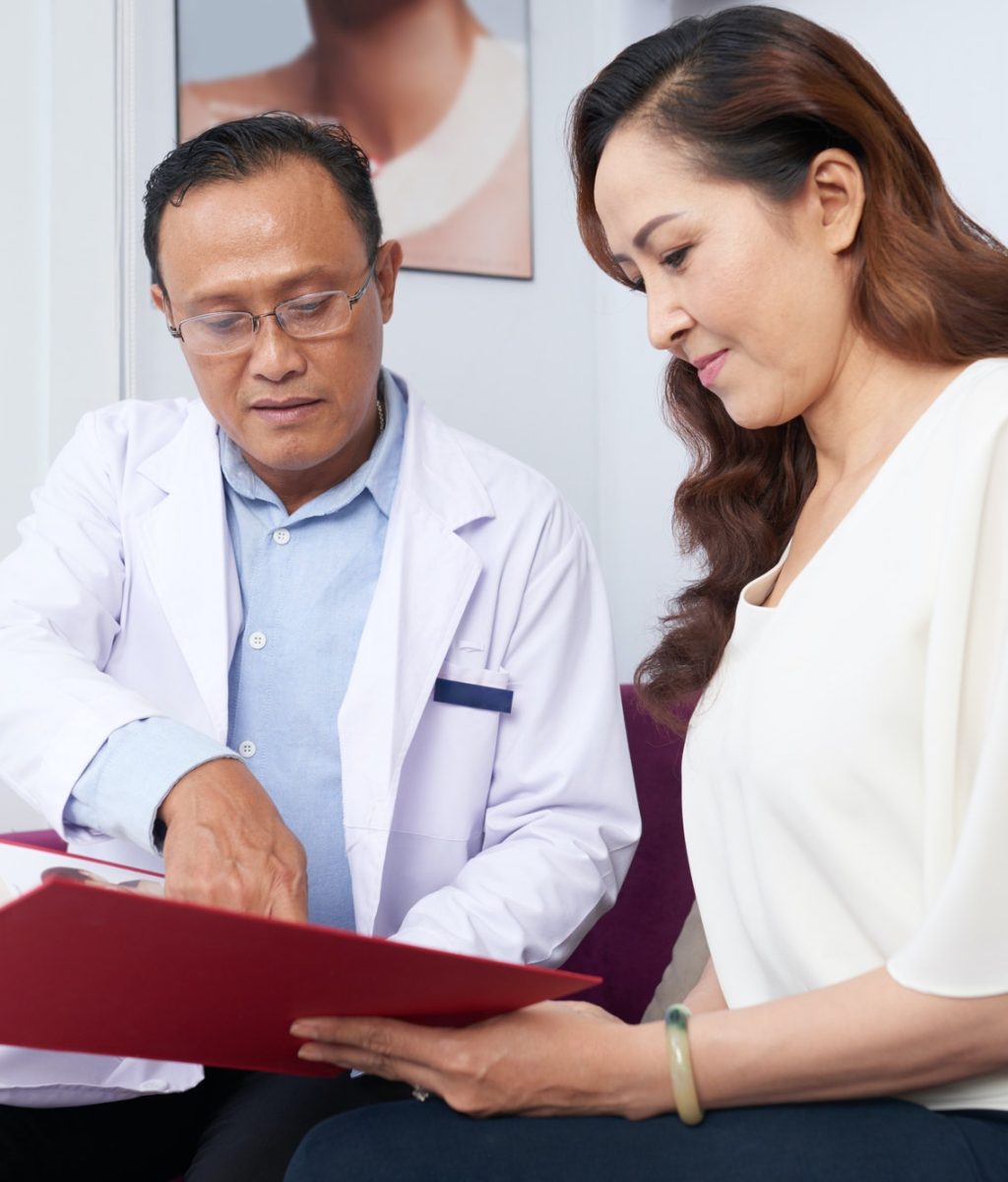 woman-at-cosmetic-surgery-clinic-1.jpg